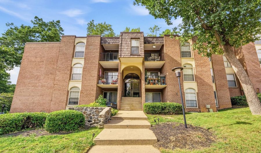 8318 TOBIN Rd 31, Annandale, VA 22003 - 2 Beds, 2 Bath
