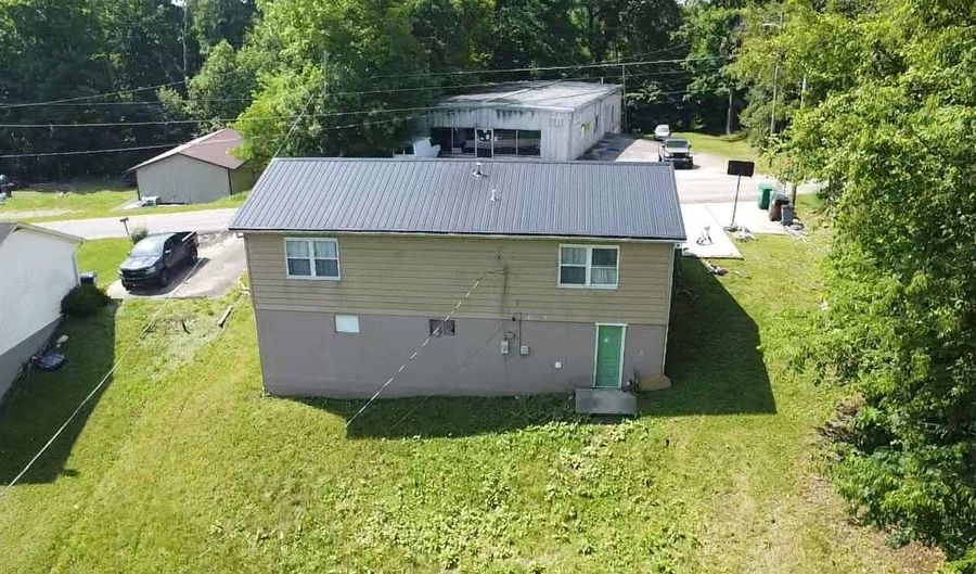 1637 Booth Quillen Rd, Ashland, KY 41102 - 3 Beds, 1 Bath