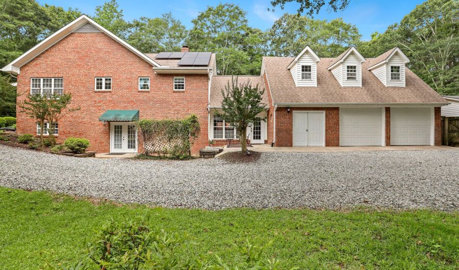 744 Cherokee Rdg, Canon, GA 30520 - 5 Beds, 4 Bath