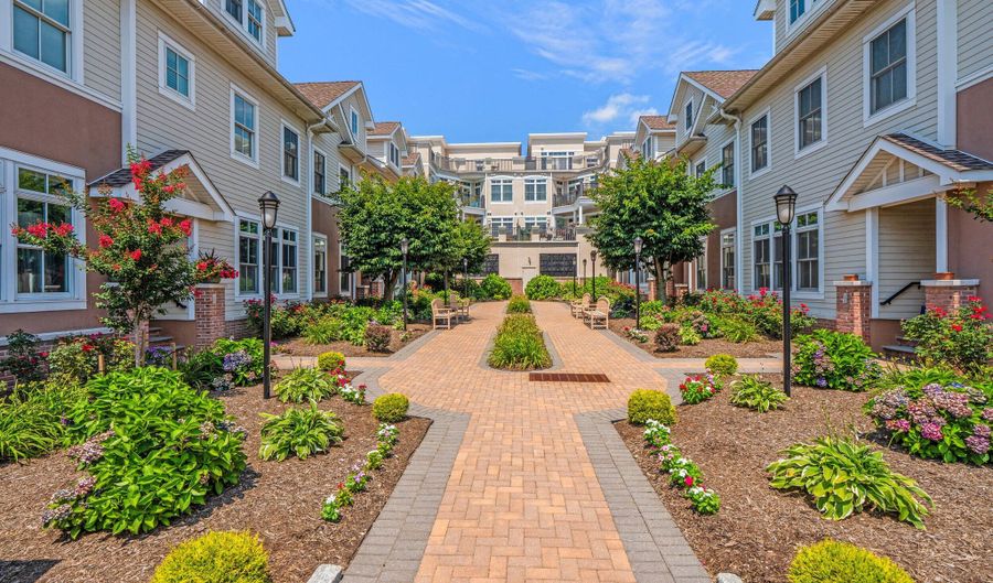 10 Grove Ct 20, Asbury Park, NJ 07712 - 3 Beds, 4 Bath