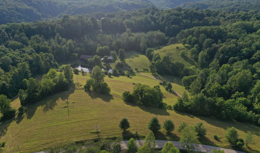 4749 Highway Lot 2016, Beattyville, KY 41311 - 2 Beds, 1 Bath