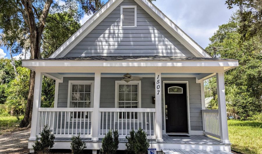 1507 Washington St, Beaufort, SC 29902 - 3 Beds, 3 Bath