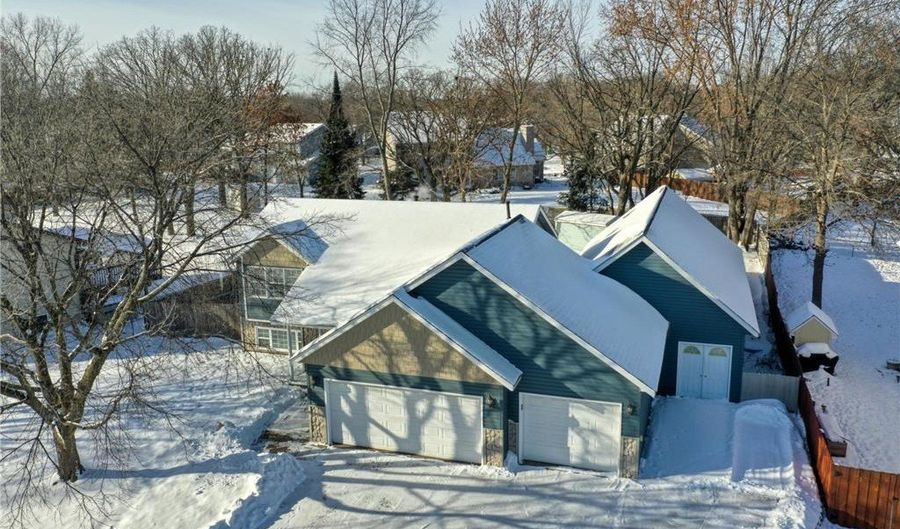 13416 Swallow St NW, Andover, MN 55304 - 3 Beds, 2 Bath