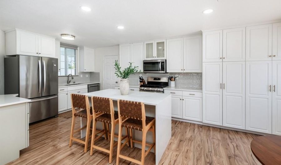 4037 Vista Calaveras St, Oceanside, CA 92056 - 3 Beds, 2 Bath