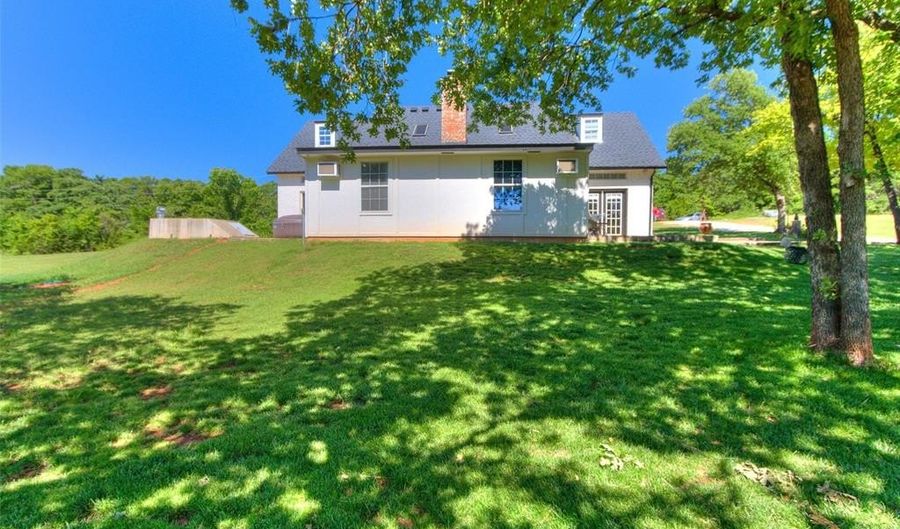 12800 Oakridge Rd, Arcadia, OK 73007 - 6 Beds, 3 Bath