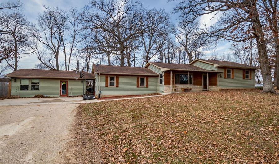 22952 County Road E34, Anamosa, IA 52205 - 4 Beds, 2 Bath