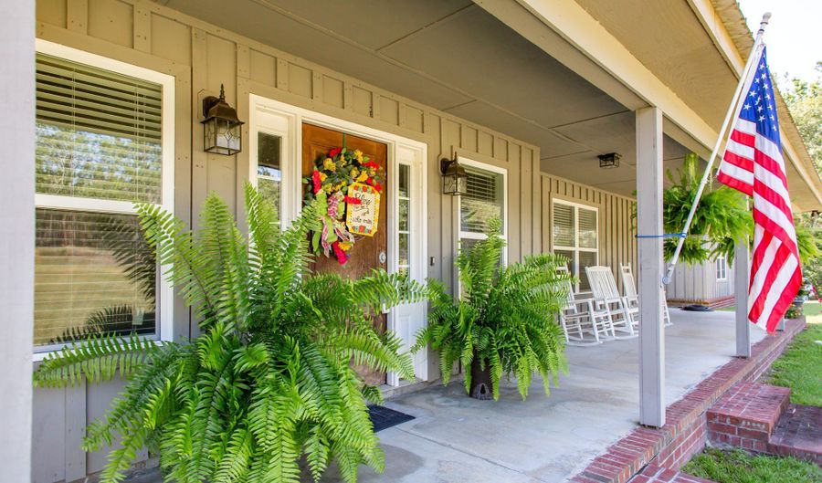 928 McBride St Ext, Ailey, GA 30410 - 5 Beds, 4 Bath