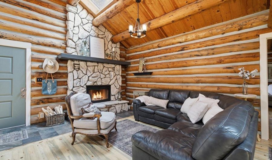 2809 Lake Hollow Rd, Berthoud, CO 80513 - 4 Beds, 3 Bath