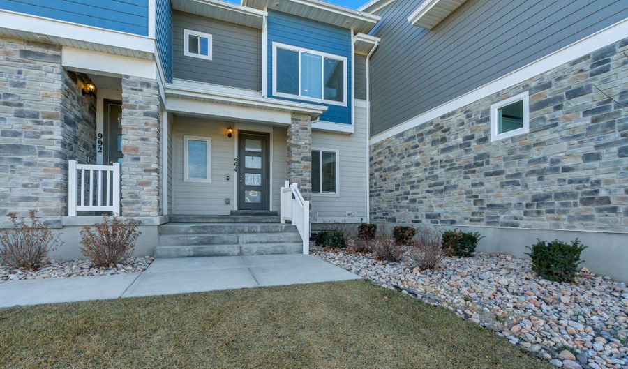 994 W SAPPHIRE PEAK Dr 200, Bluffdale, UT 84065 - 3 Beds, 2 Bath