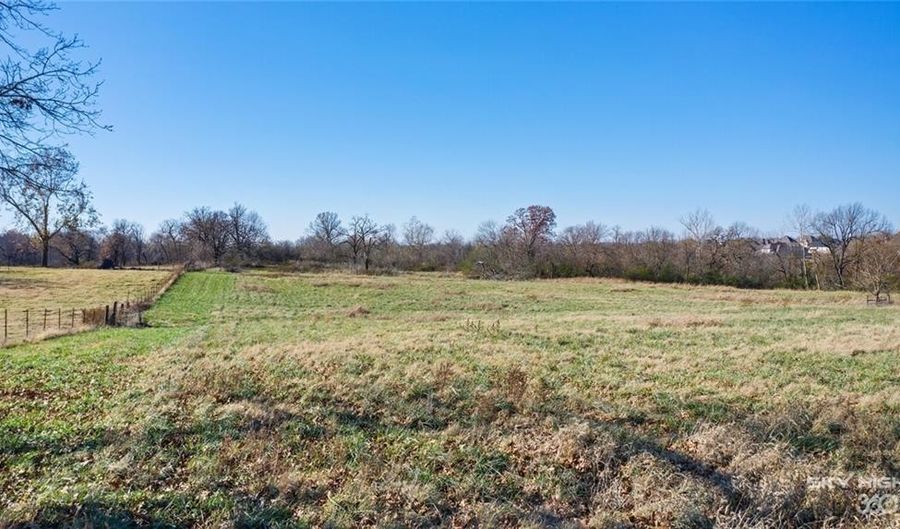 115 S Rainbow Rd, Cave Springs, AR 72718 - 4 Beds, 2 Bath