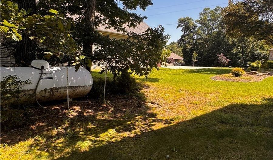 17 Miller Dr, Bella Vista, AR 72715 - 4 Beds, 3 Bath