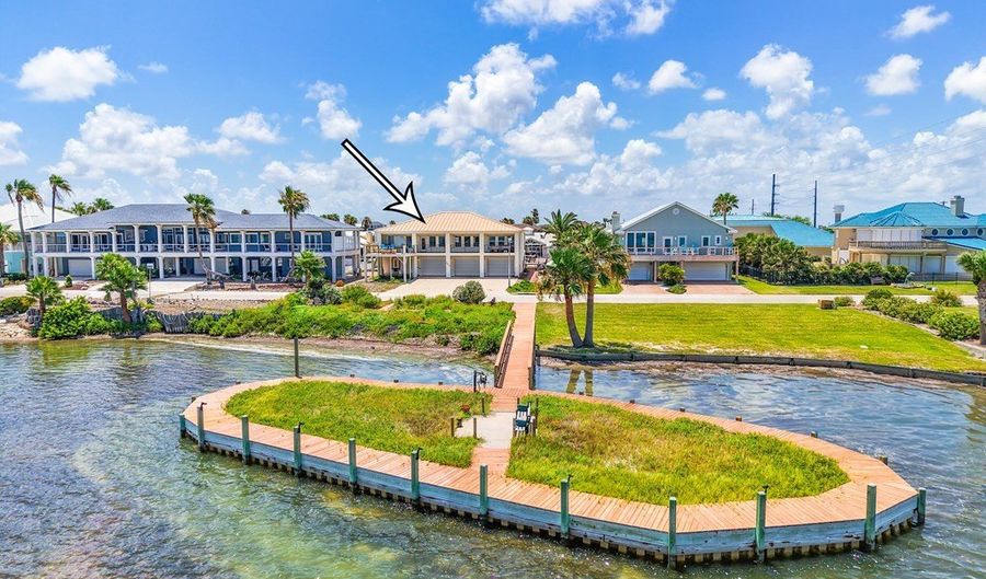 130 Bay Hbr, Aransas Pass, TX 78336 - 4 Beds, 3 Bath