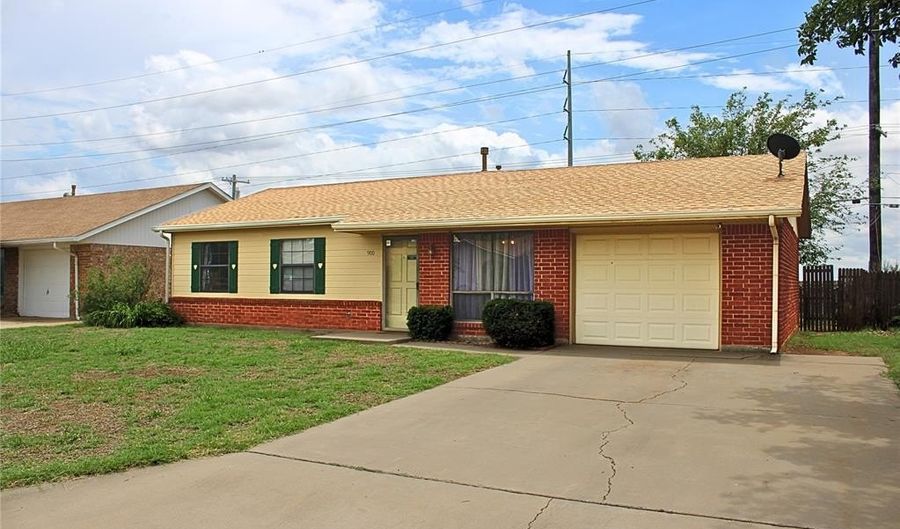 900 Hairston St, Altus, OK 73521 - 3 Beds, 2 Bath