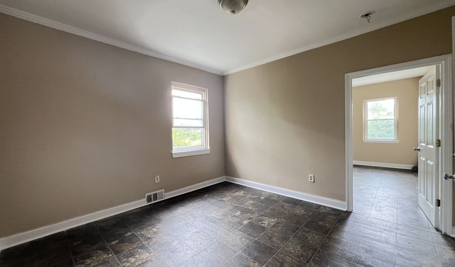 45 Ridge Ave 2 Floor, Bridgeport, CT 06604 - 3 Beds, 2 Bath