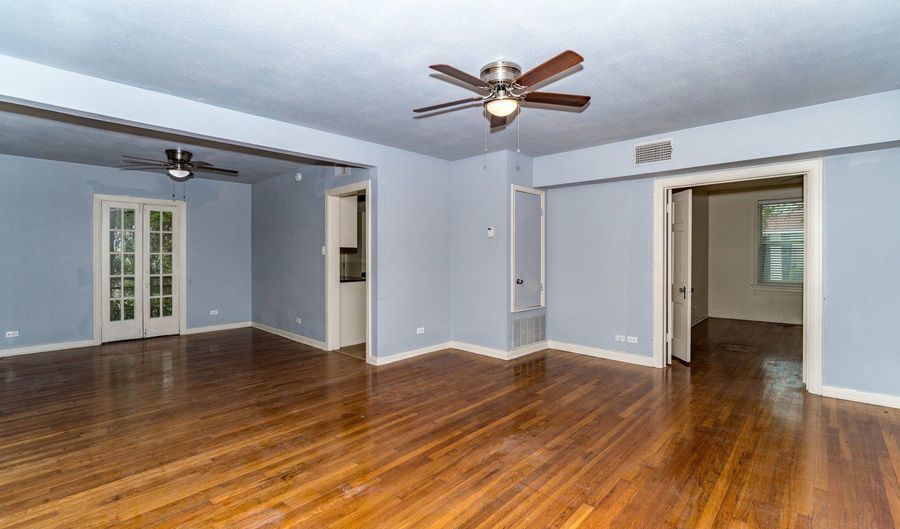 254 CLOVERLEAF AVE 2, Alamo Heights, TX 78209 - 2 Beds, 1 Bath