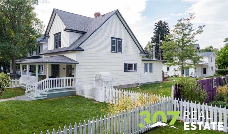 1032 Bleistein Ave, Cody, WY 82414 - 4 Beds, 4 Bath