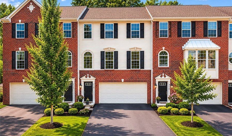 248 Broadstone Dr, Adams Twp., PA 16046 - 3 Beds, 3 Bath