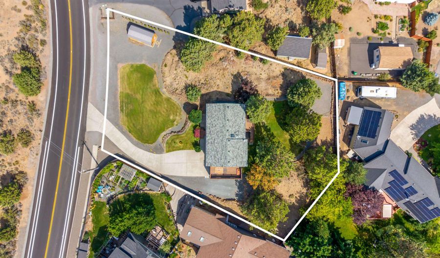 63552 Boyd Acres Rd, Bend, OR 97701 - 3 Beds, 3 Bath