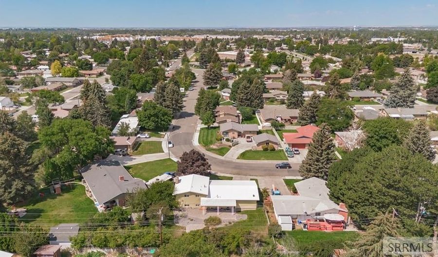 2039 Mckinzie Ave, Idaho Falls, ID 83404 - 3 Beds, 2 Bath
