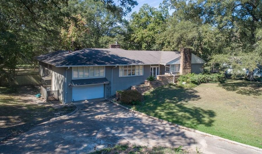 219 N. Pontotoc, Bruce, MS 38915 - 4 Beds, 4 Bath