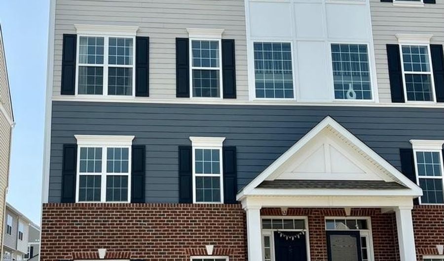 3823 GREEN St, Claymont, DE 19703 - 2 Beds, 2 Bath