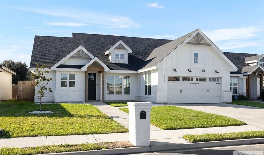 527 HUNTER Dr, Alamo, TX 78516 - 4 Beds, 3 Bath