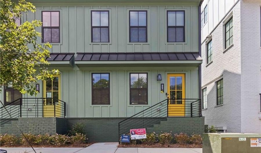 964 Bibbs Cir NW, Atlanta, GA 30318 - 2 Beds, 3 Bath
