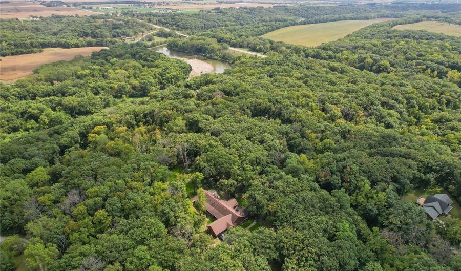 23754 Sportsmans Club Ln, Adel, IA 50003 - 4 Beds, 3 Bath