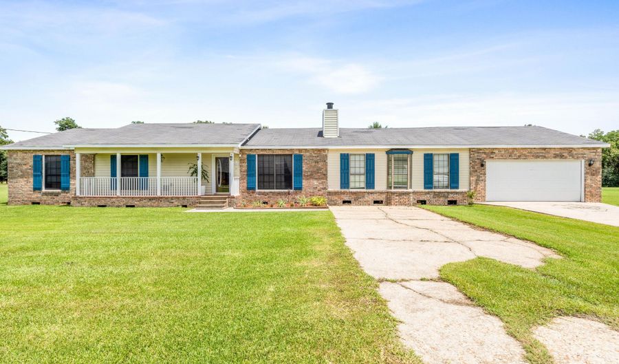 2119 Sunshine Dr, Abbeville, LA 70510 - 3 Beds, 2 Bath