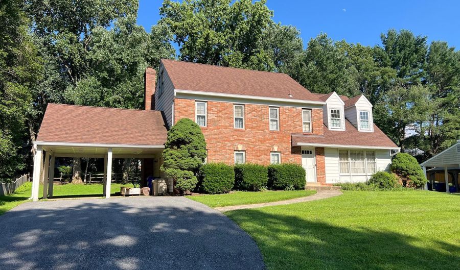 16605 CAVALRY Dr, Rockville, MD 20853 - 4 Beds, 3 Bath