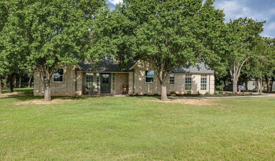 210 County Road 2696, Alvord, TX 76225 - 3 Beds, 2 Bath
