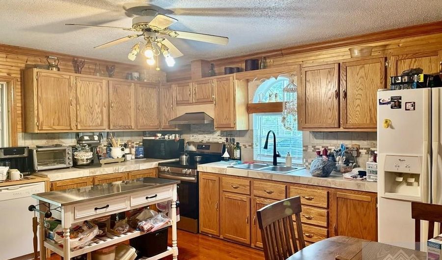 311 Ritter Hollow Rd, Avondale, WV 24811 - 3 Beds, 2 Bath
