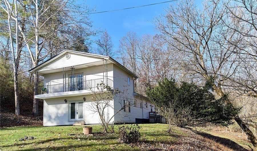 1308 Midway Rd, Alum Creek, WV 25564 - 3 Beds, 2 Bath