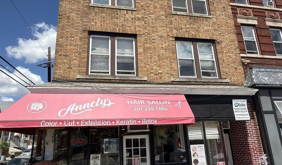 397 AVENUE C 303, Bayonne, NJ 07002 - 3 Beds, 1 Bath