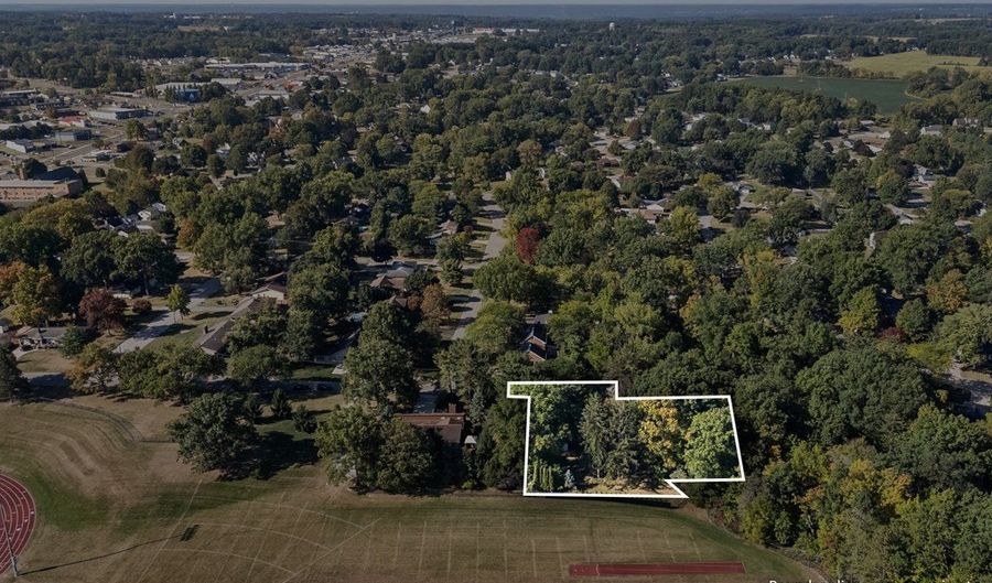912 Berry St, Ashland, OH 44805 - 5 Beds, 3 Bath