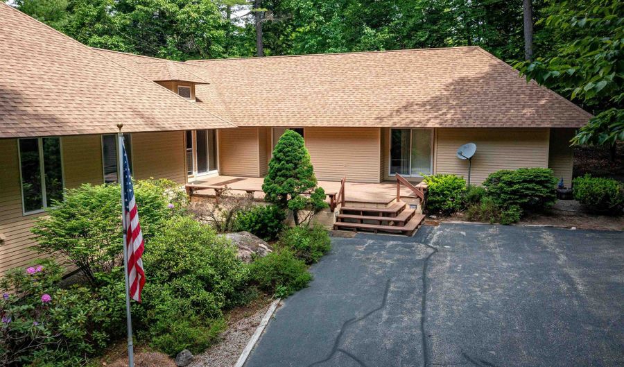 14 Forest Ring Dr, Bartlett, NH 03845 - 4 Beds, 7 Bath