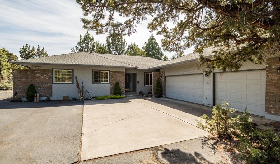 64507 McGrath Rd, Bend, OR 97701 - 3 Beds, 3 Bath