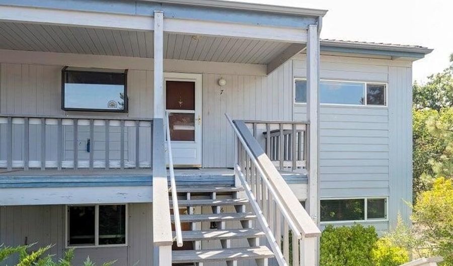854 Twin Pines Cir 7, Ashland, OR 97520 - 2 Beds, 1 Bath