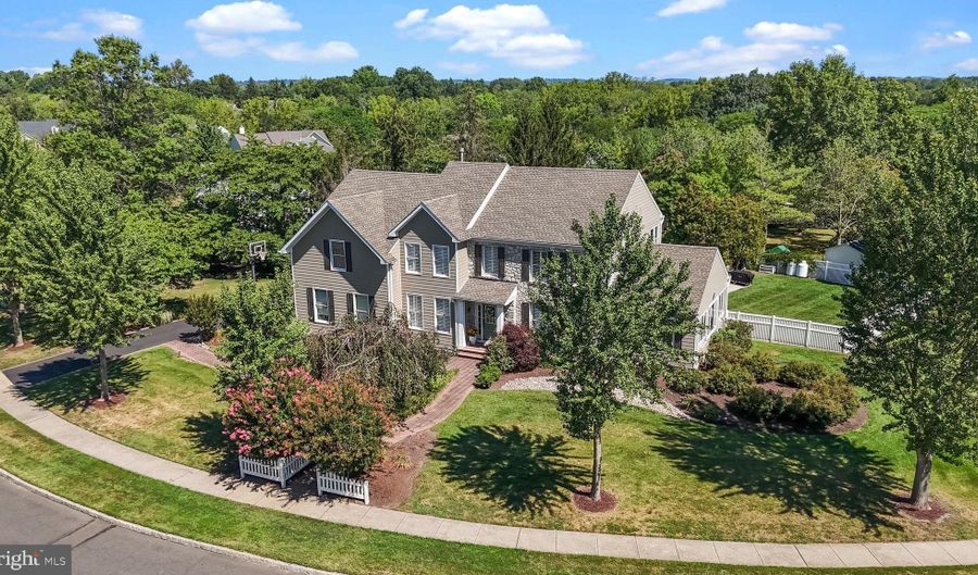 1092 S KIMBLES Rd, Yardley, PA 19067 - 4 Beds, 4 Bath