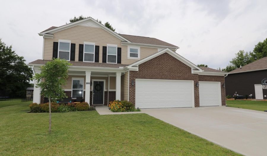 203 Abby Ln, Batesville, IN 47006 - 5 Beds, 3 Bath