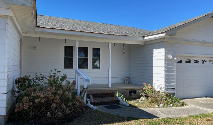 120 Clem Fulcher Ct, Atlantic, NC 28511 - 3 Beds, 2 Bath