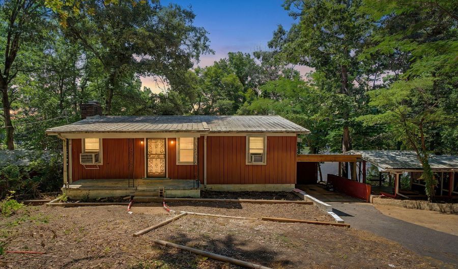 899 Snow Lake Dr, Ashland, MS 38603 - 4 Beds, 3 Bath