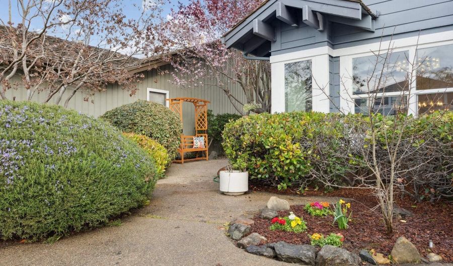 30 Sea Brg, Alameda, CA 94502 - 3 Beds, 2 Bath
