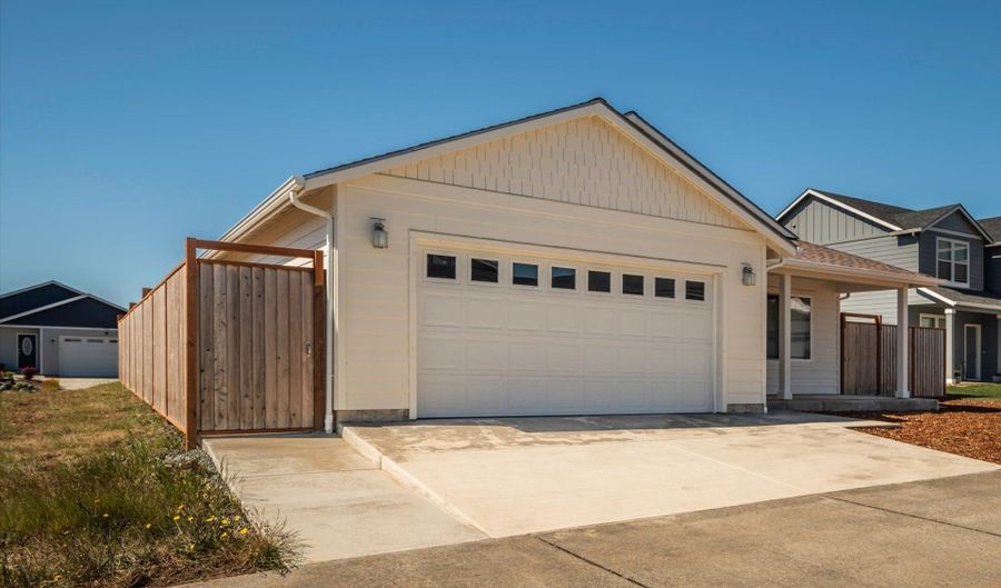 746 Seacrest Dr, Bandon, OR 97411 - 3 Beds, 2 Bath