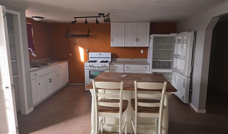 350 W Apache Way, Cochise, AZ 85606 - 3 Beds, 2 Bath