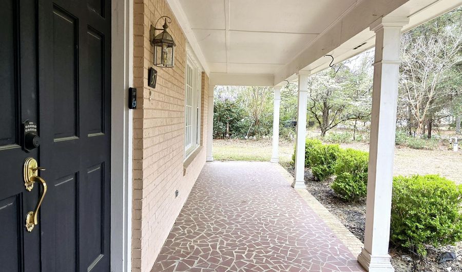 37 Sweetwater Ln, Barnwell, SC 29812 - 4 Beds, 3 Bath