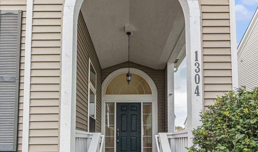 1304 N Bay Dr, Ann Arbor, MI 48103 - 4 Beds, null Bath