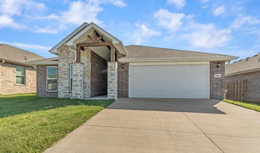 5902 NW Hoover St, Bentonville, AR 72713 - 4 Beds, 2 Bath