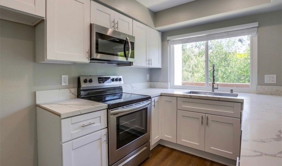 8085 Caminito De Pizza S, San Diego, CA 92108 - 2 Beds, 2 Bath