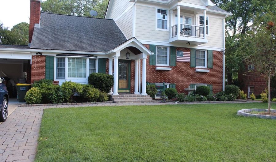 7703 NEWCASTLE Dr, Annandale, VA 22003 - 1 Beds, 1 Bath
